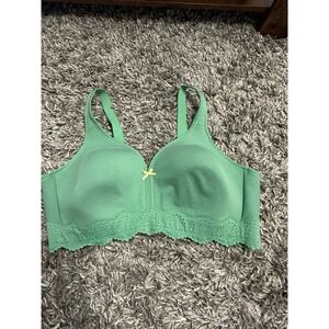 Women's Cacique bra size:‎ 42D